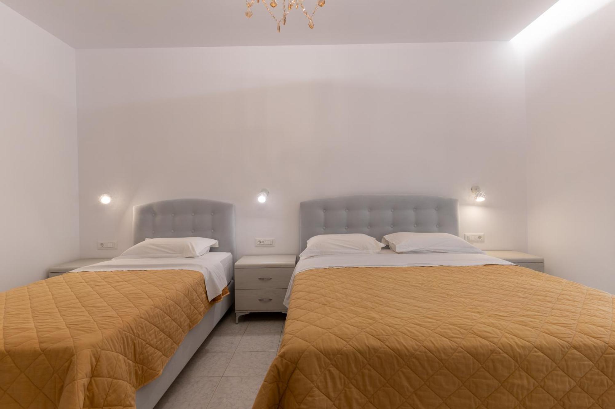Aparthotel Basil 2*